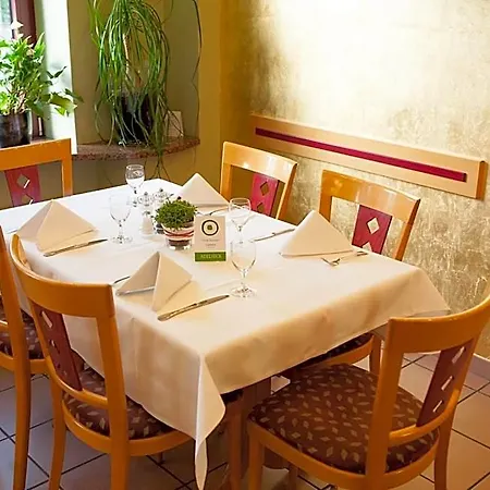 Restaurant Zur Post Lohfelden Hotel *